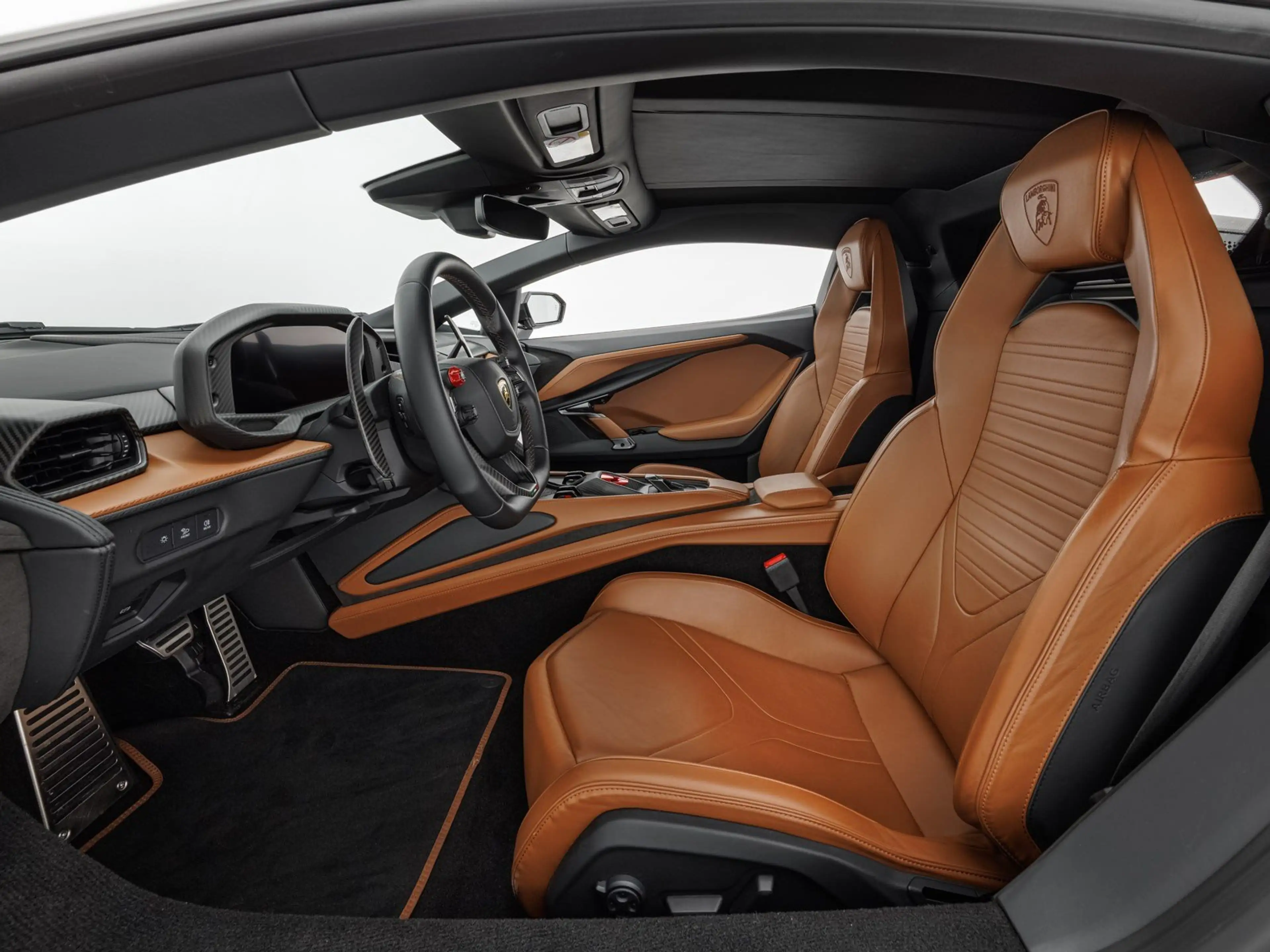 Lamborghini Revuelto — photo 5