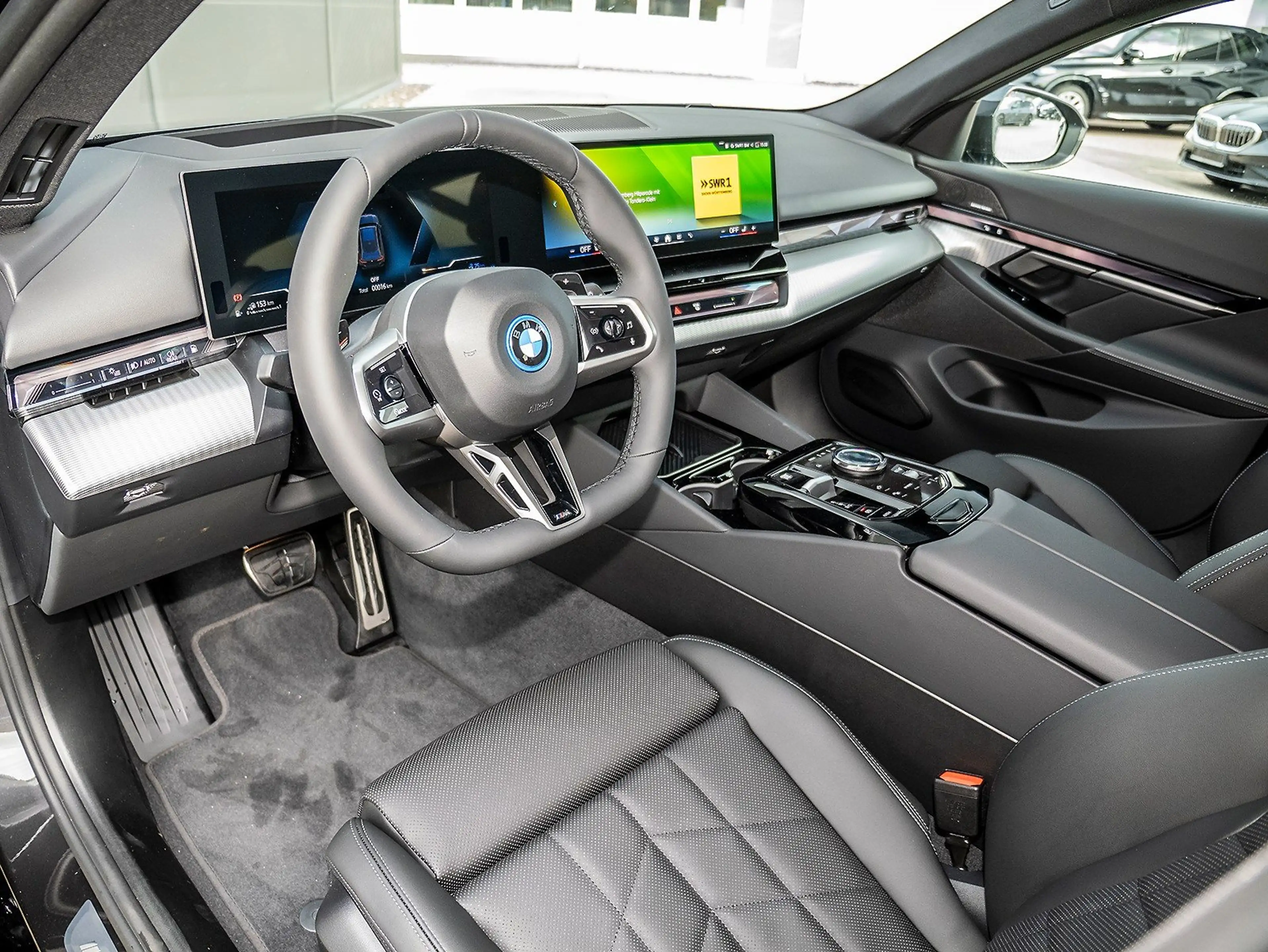BMW 550 e xDrive HERBSTKNALLER 19.780 EUR sparen! — photo 3