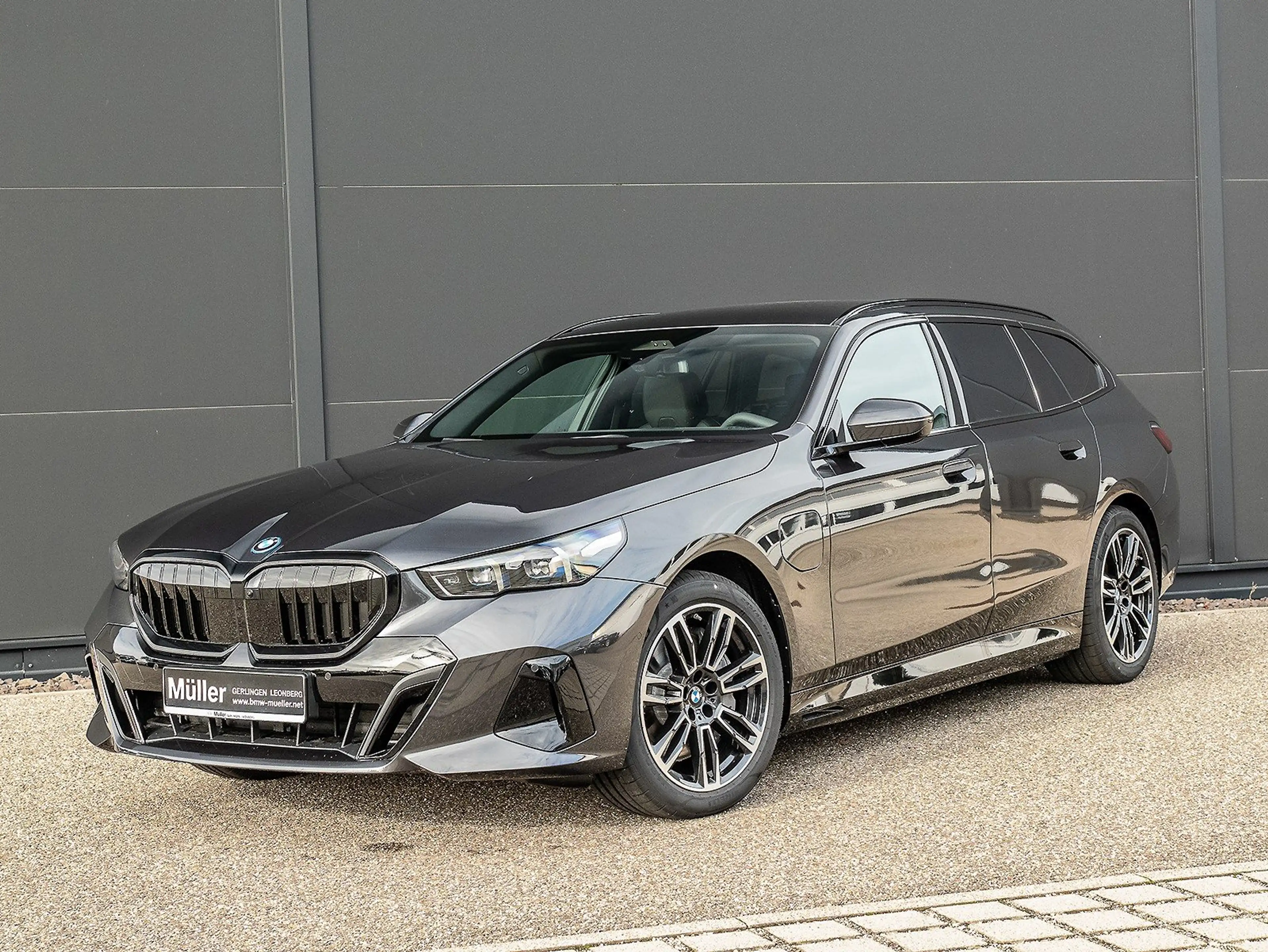 BMW 550 e xDrive HERBSTKNALLER 19.780 EUR sparen!