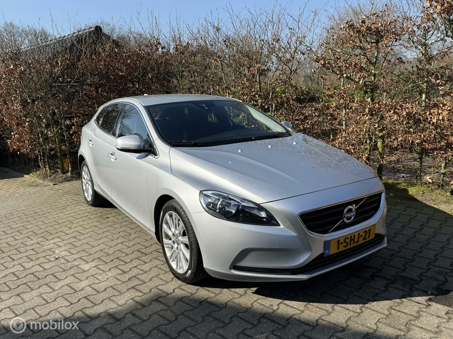 Volvo V40 1.6 T3 Momentum 1e Eigenaar Volvo dealer onder. Ni Grau - 2