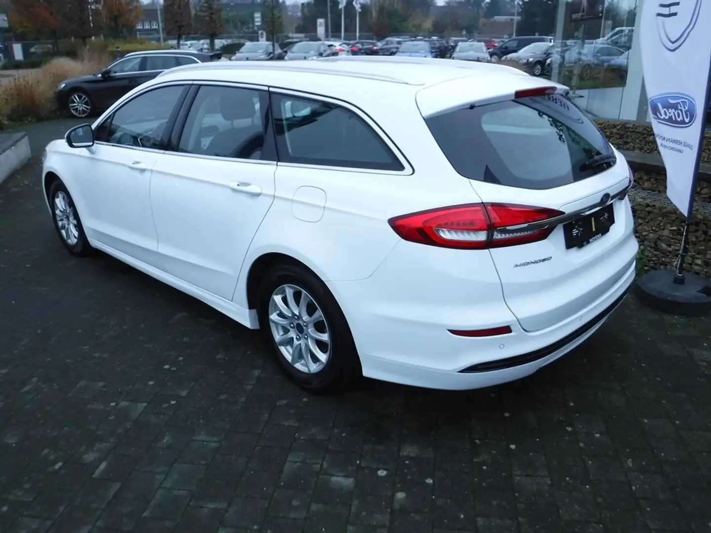 Ford Mondeo Blanc - 2