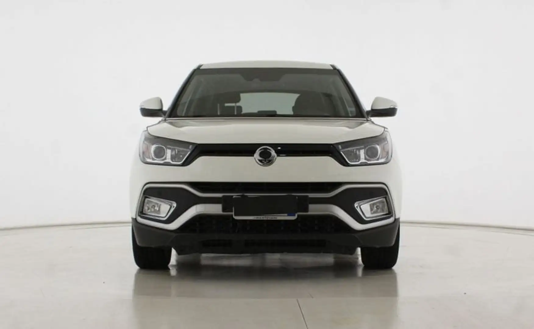 SsangYong XLV 1.6d 4WD Be Visual Cool Biały - 2