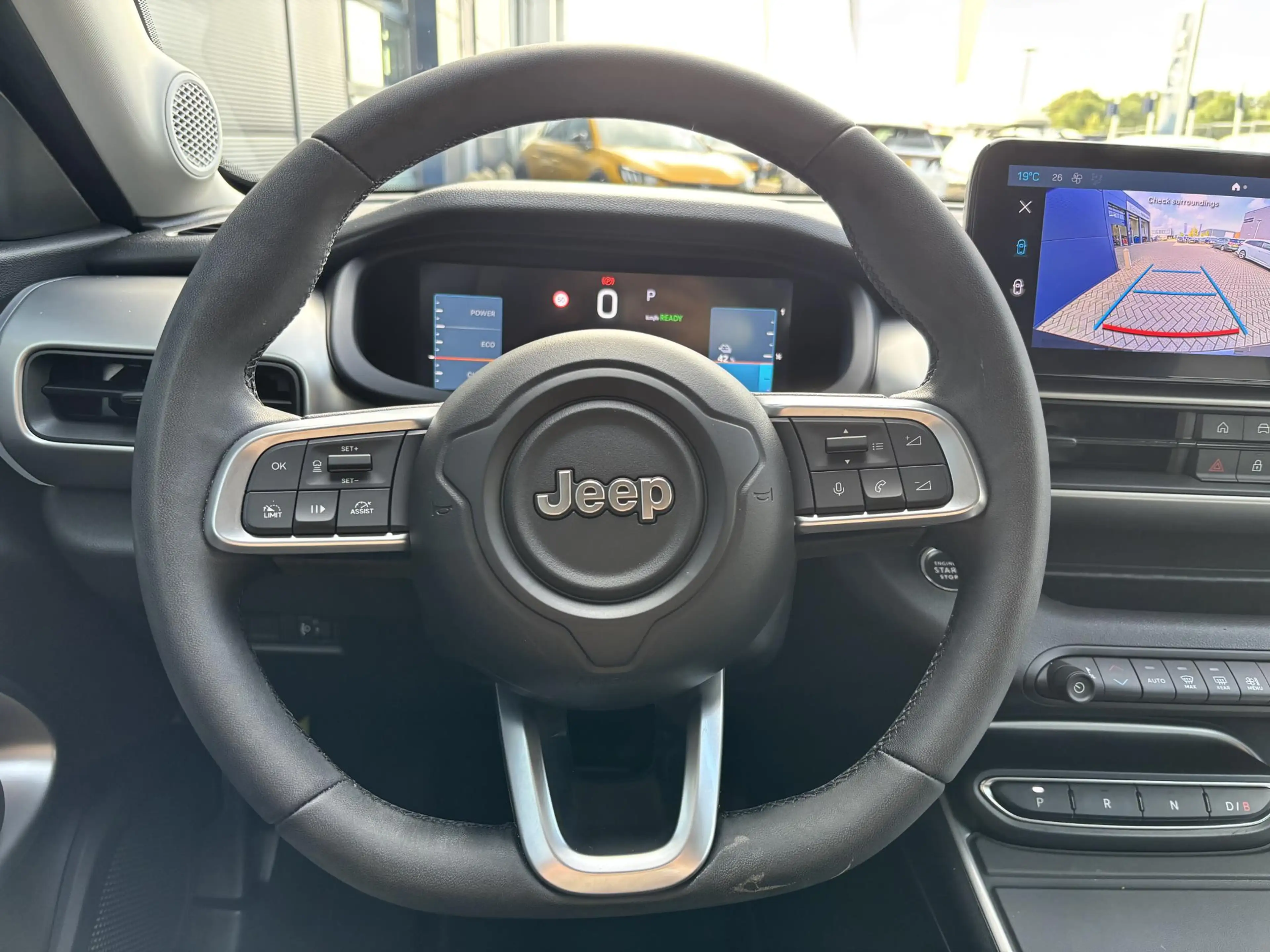 Jeep Avenger Summit 54 kWh | Stoelverwarming | Parkeercamera | — photo 13