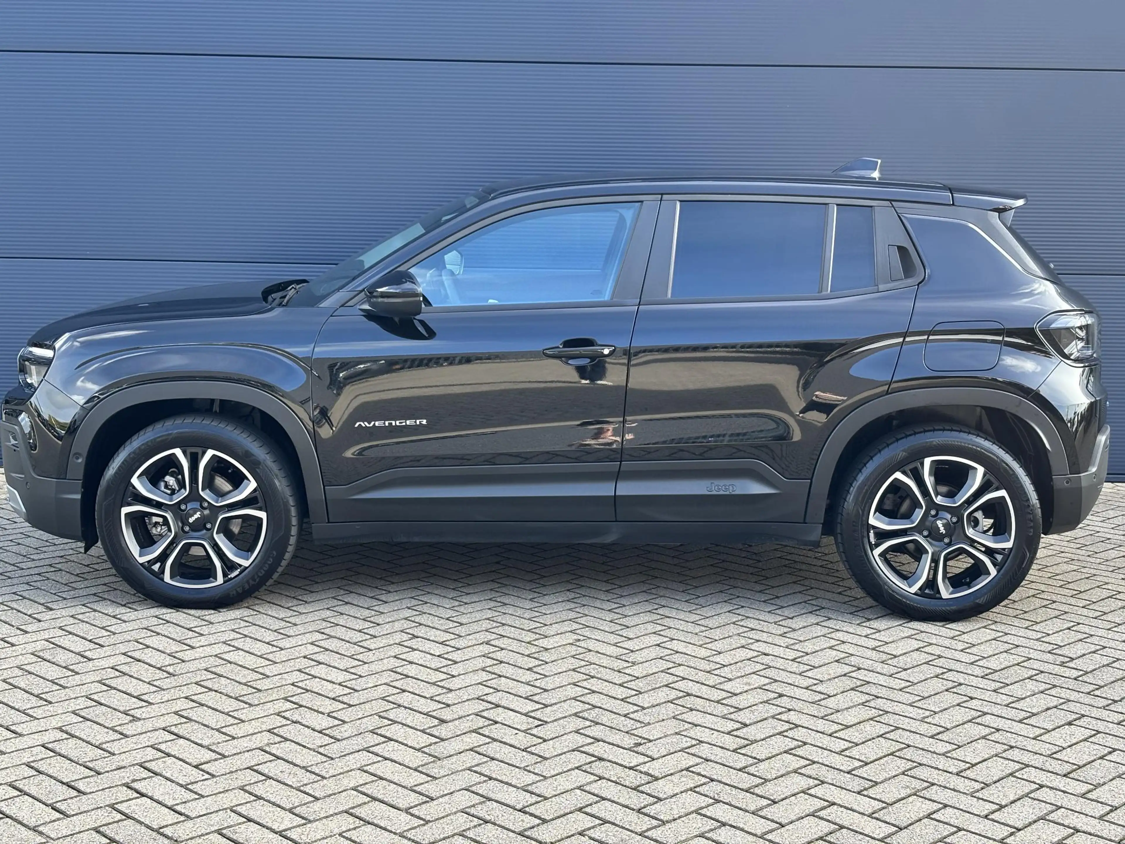Jeep Avenger Summit 54 kWh | Stoelverwarming | Parkeercamera | — photo 6