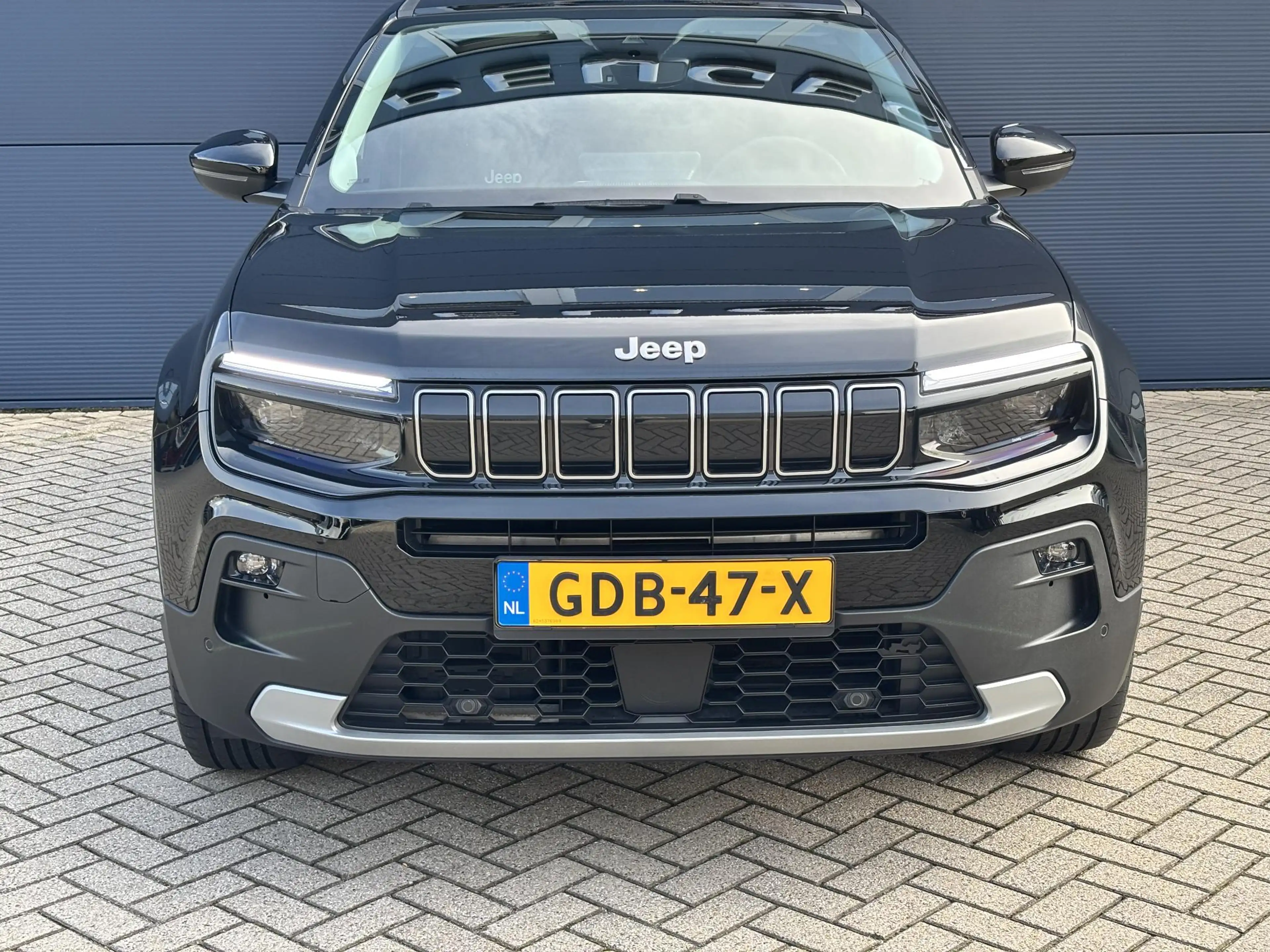 Jeep Avenger Summit 54 kWh | Stoelverwarming | Parkeercamera | — photo 2