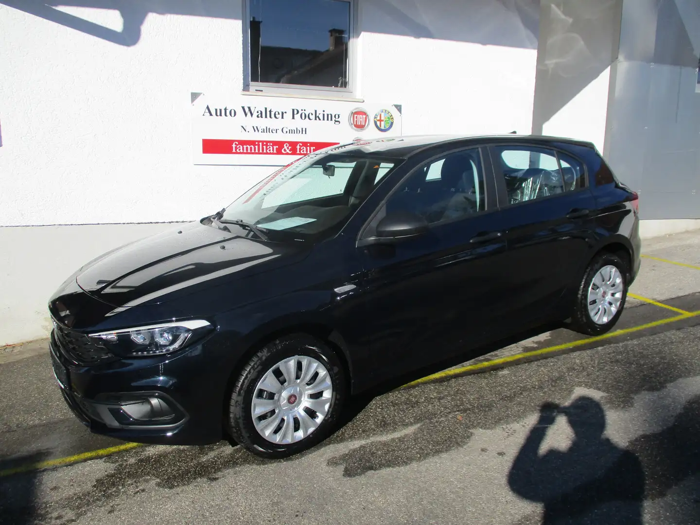 Fiat Tipo 1.5 GSE Hybrid Automatik, Klima, Bluetooth Zwart - 1