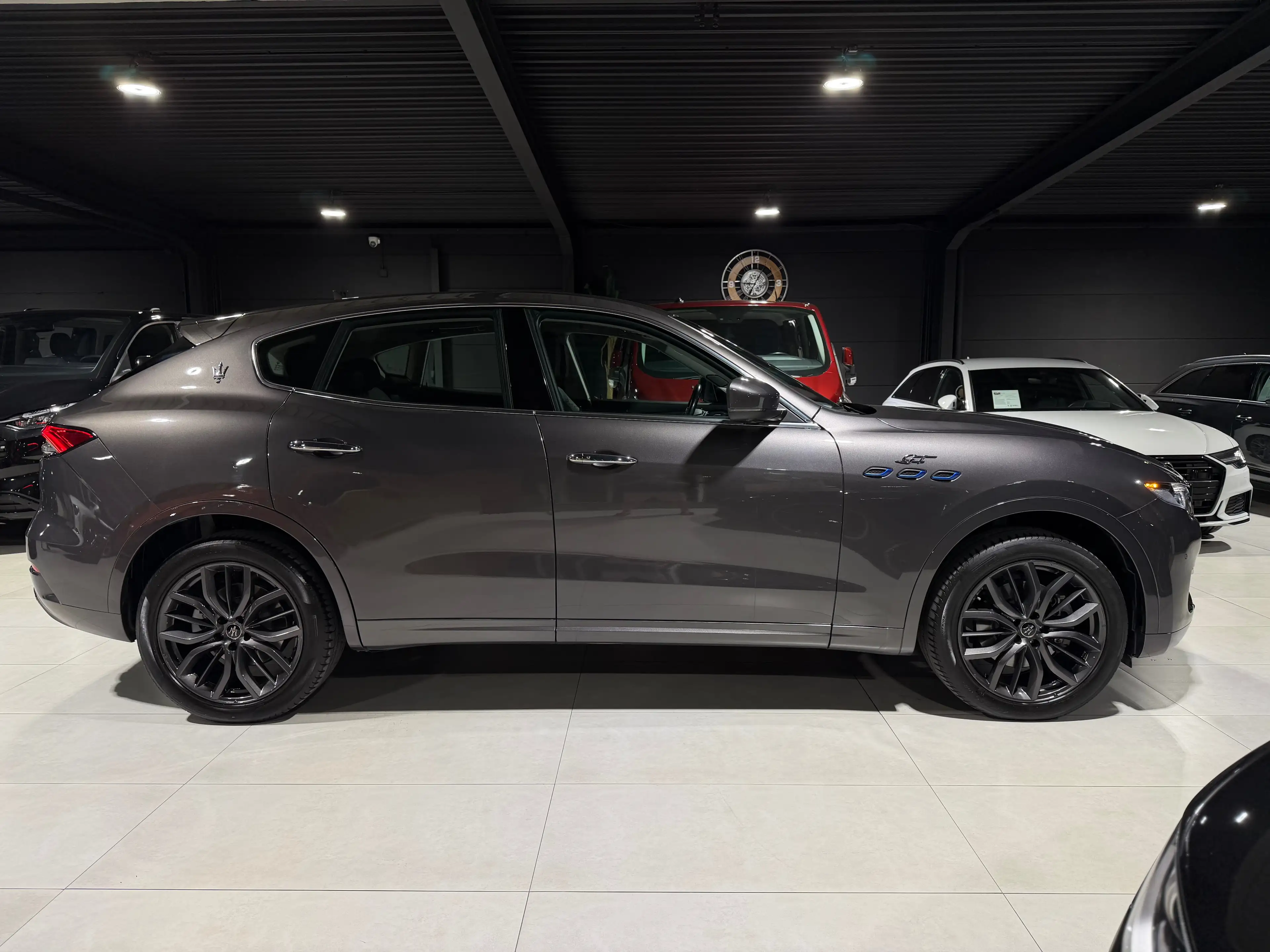 Maserati Levante GT 2.0 L4 mHEV 330CV SUSPENSION CARBONE CUIR CAMERA 360 DISTRONIC CARPLAY SOFT CLOSE FULL FULL OPTIONS — photo 4