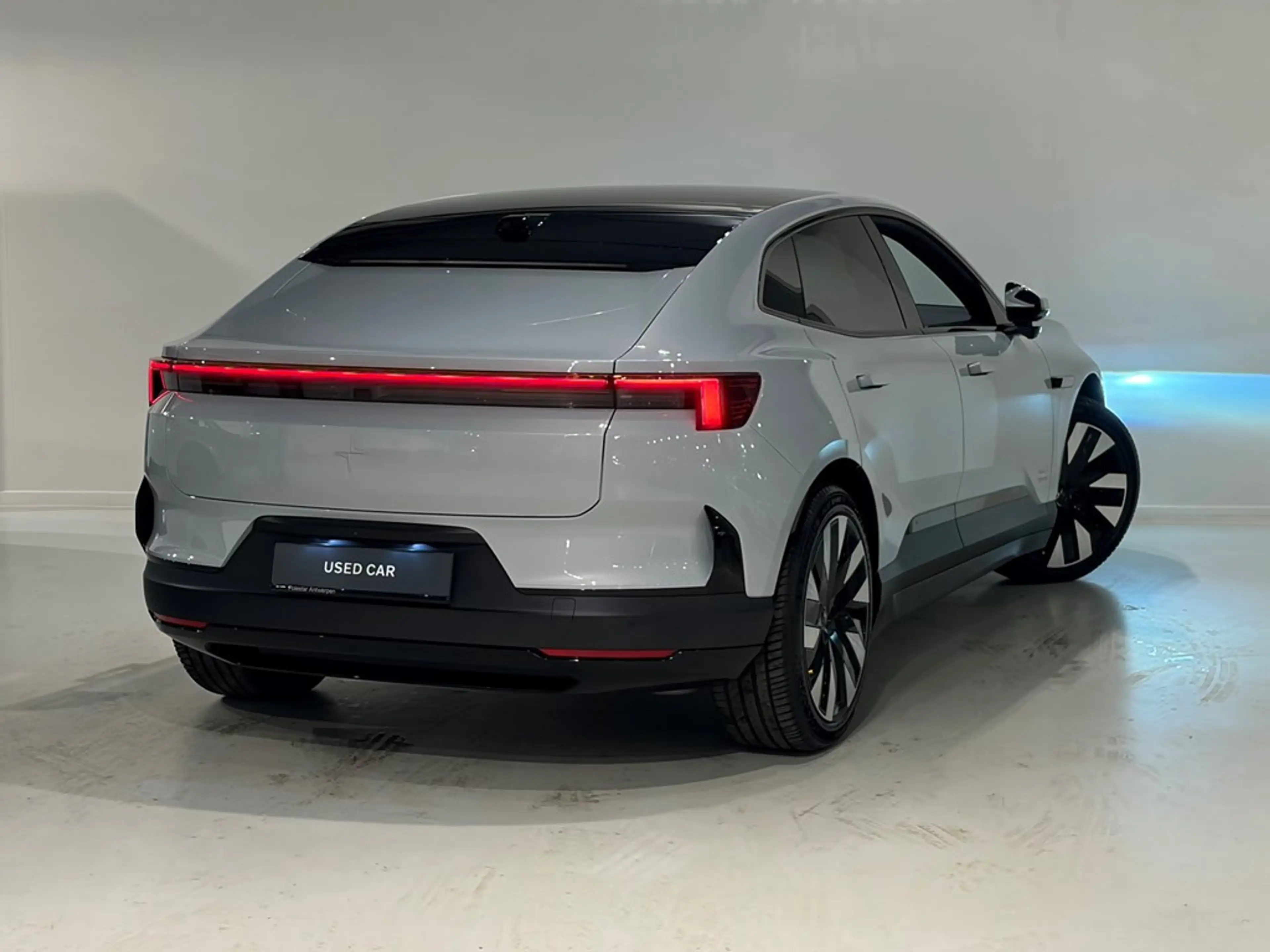 Polestar 4 Long Range — photo 2