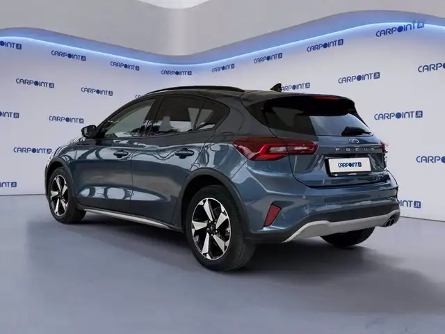Ford Focus view 3