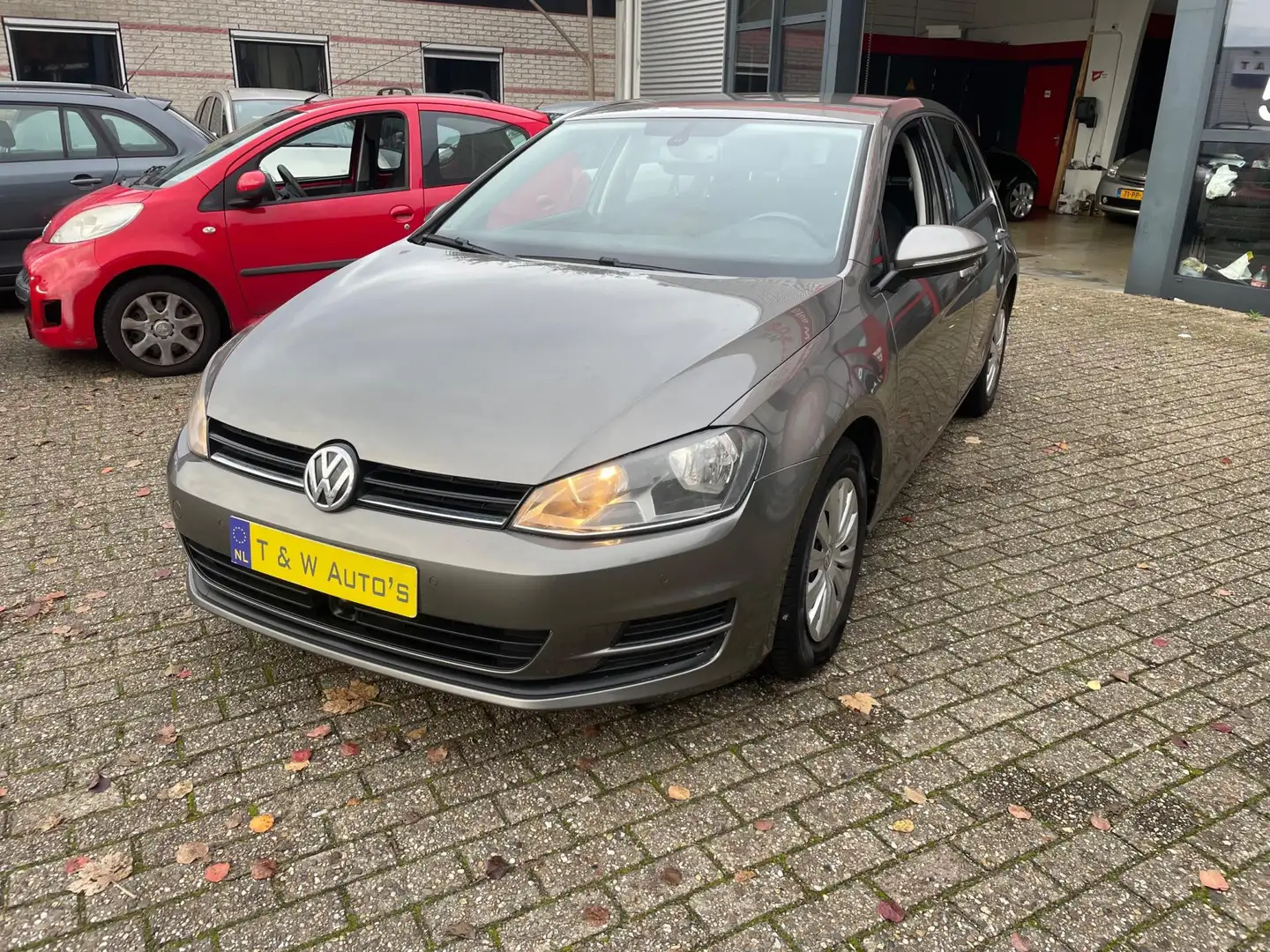 Volkswagen Golf 1.2 TSI Highline nette auto Brun - 1