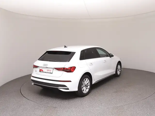 Audi A3 view 4