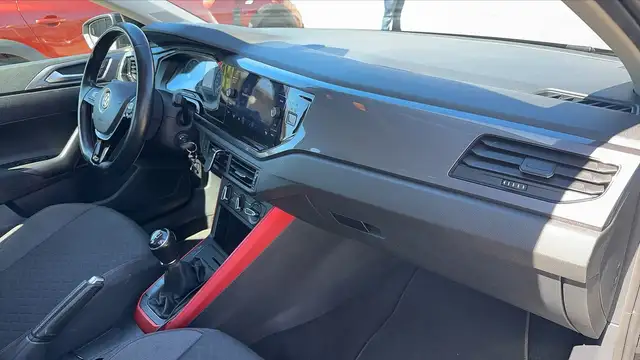 Volkswagen Polo view 10