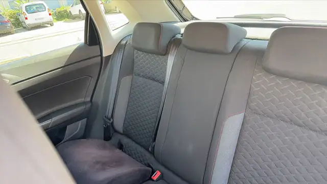 Volkswagen Polo view 9