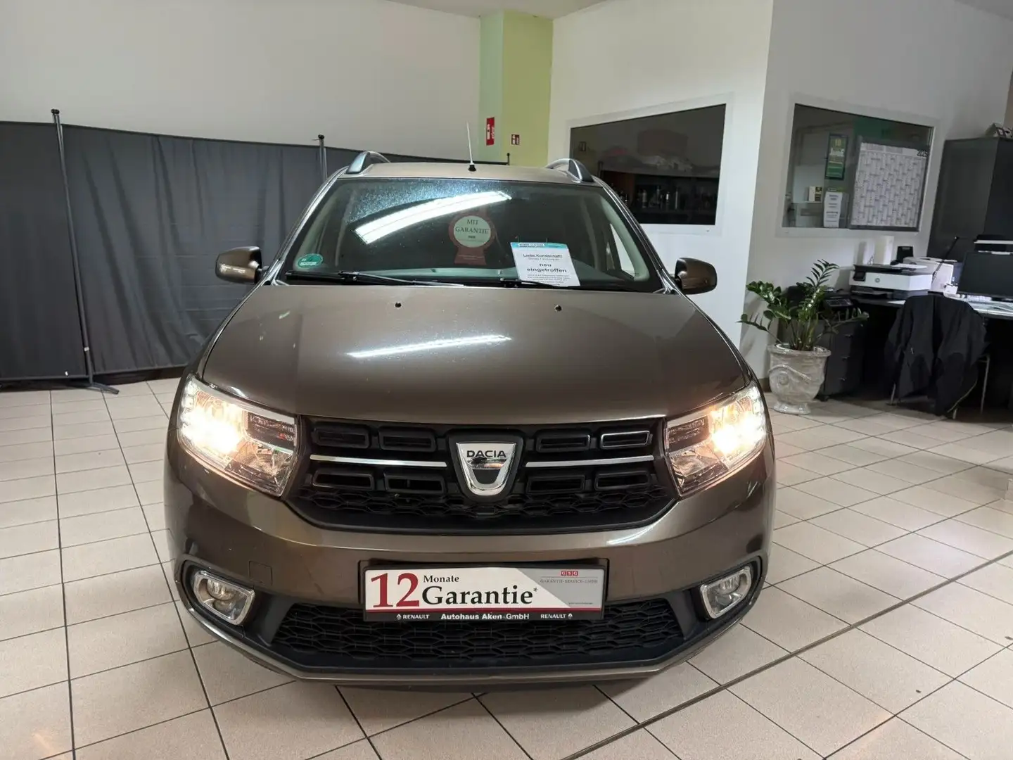 Dacia Logan MCV II Kombi Laureate, NAVI, Bluetooth.... Grün - 2