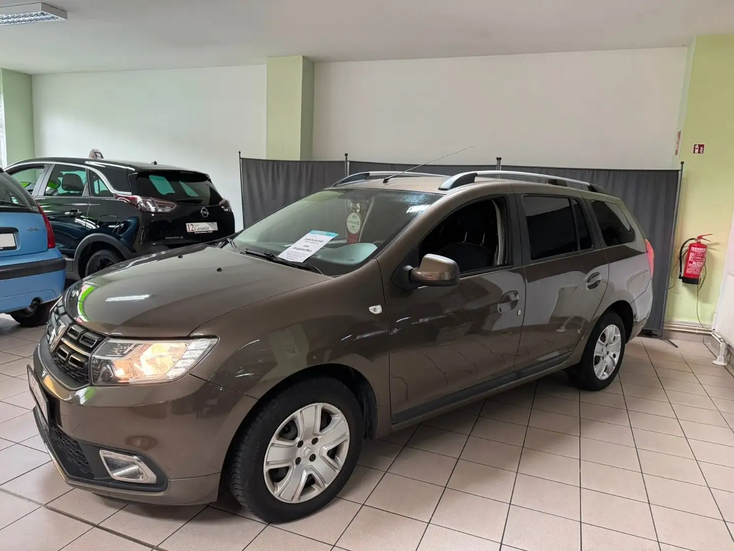 Dacia Logan MCV II Kombi Laureate, NAVI, Bluetooth.... Grün - 1