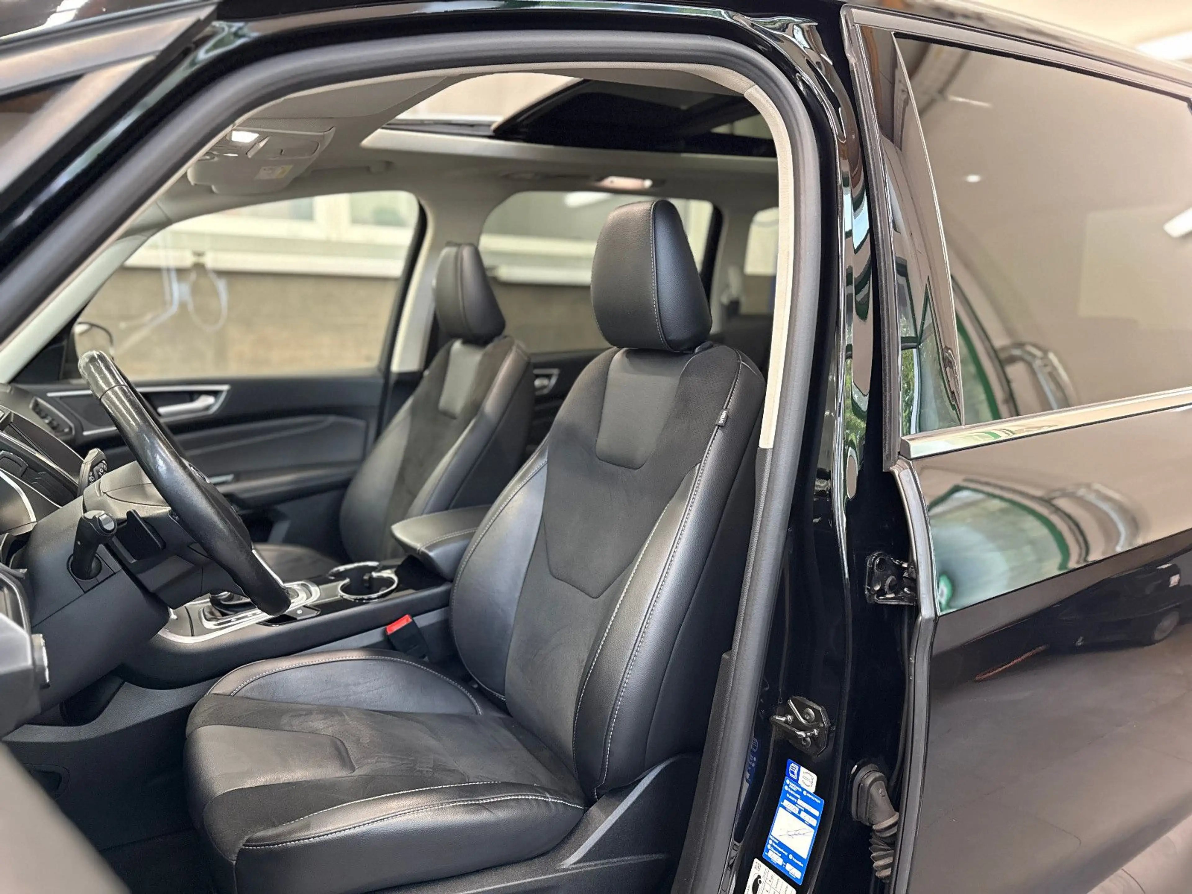 Ford Galaxy Titanium 5 J.GARANTIE 7 SITZ AHK PANO LED — photo 3