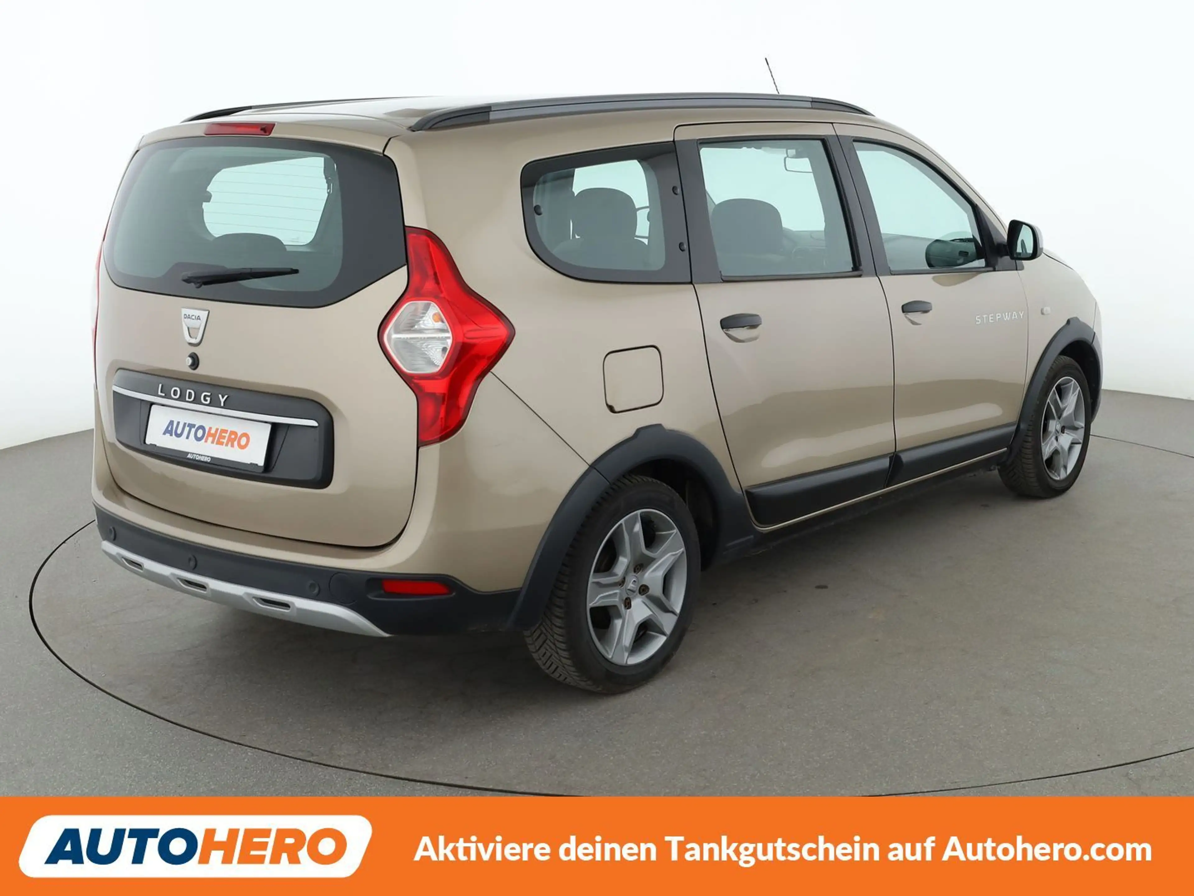 Dacia Lodgy 1.3 TCe Stepway Plus — photo 6