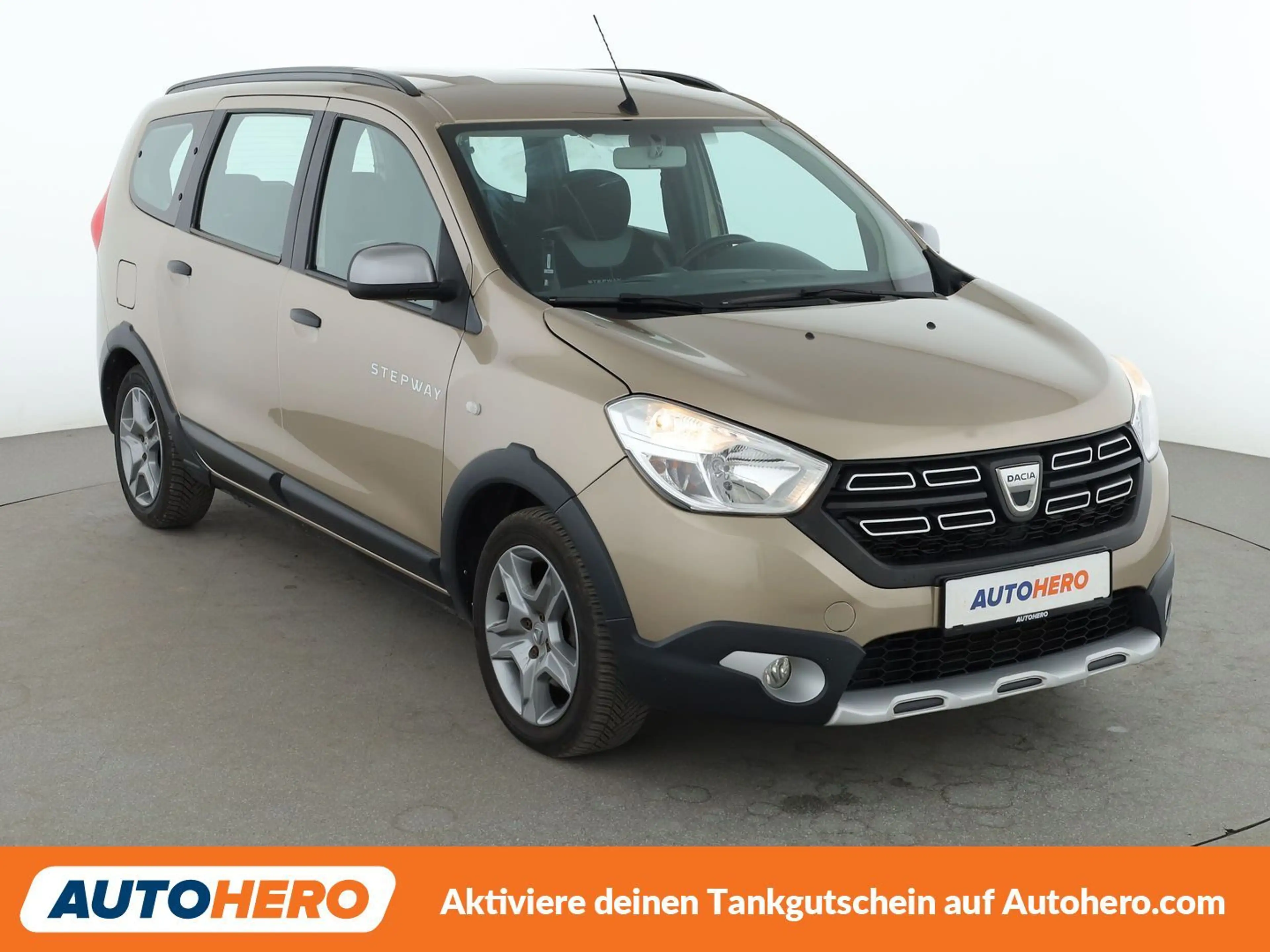Dacia Lodgy 1.3 TCe Stepway Plus — photo 8