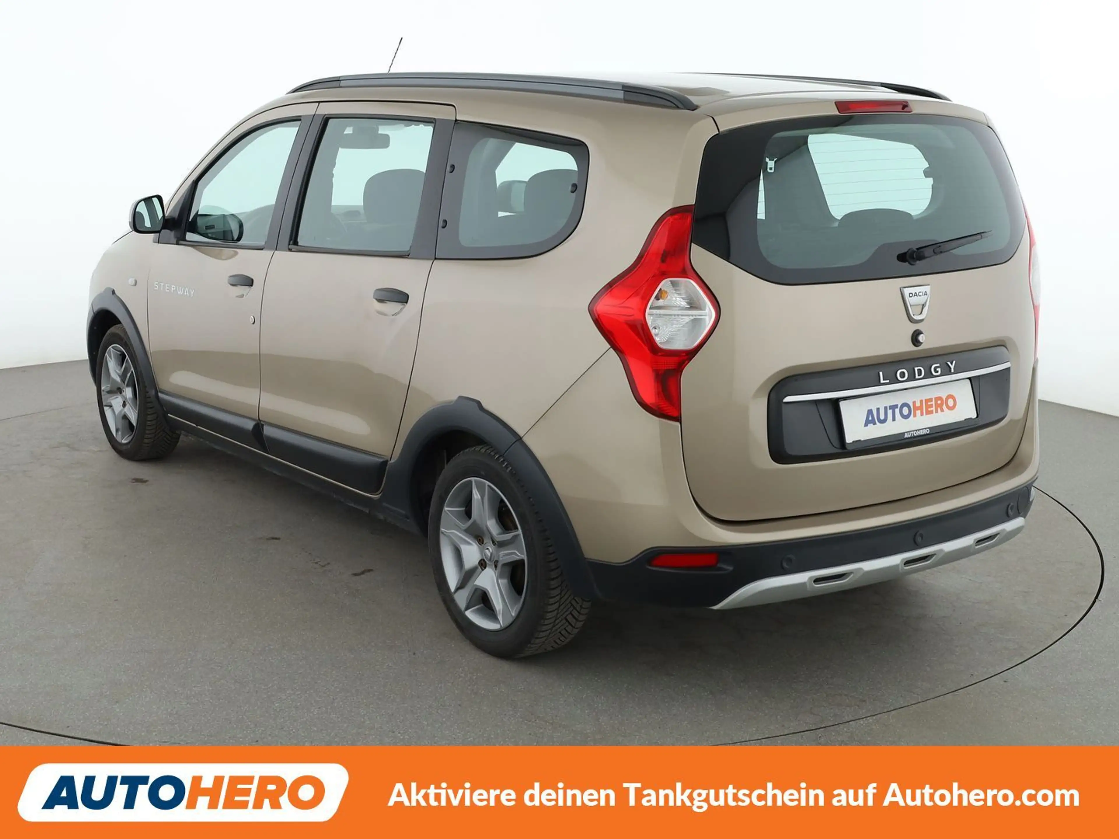 Dacia Lodgy 1.3 TCe Stepway Plus — photo 4
