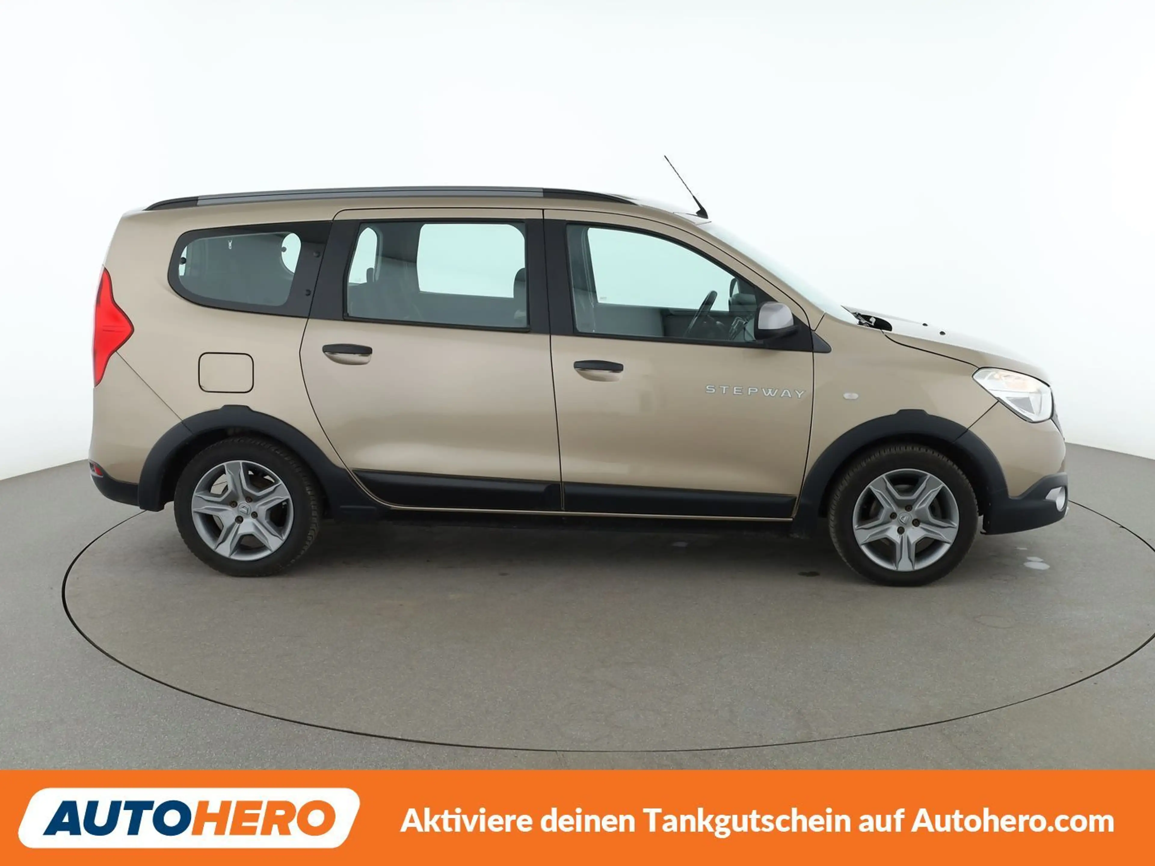 Dacia Lodgy 1.3 TCe Stepway Plus — photo 7