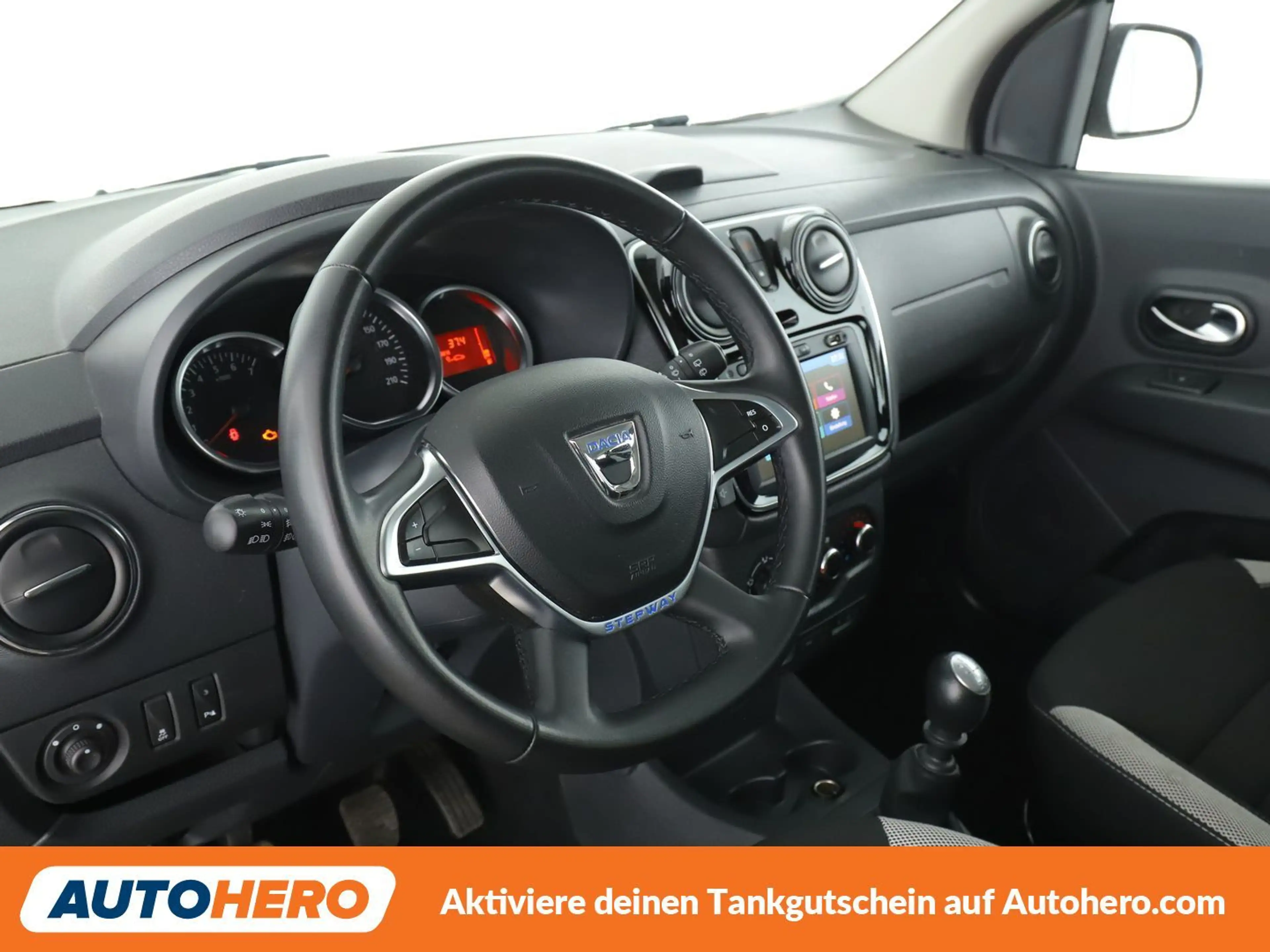 Dacia Lodgy 1.3 TCe Stepway Plus — photo 11