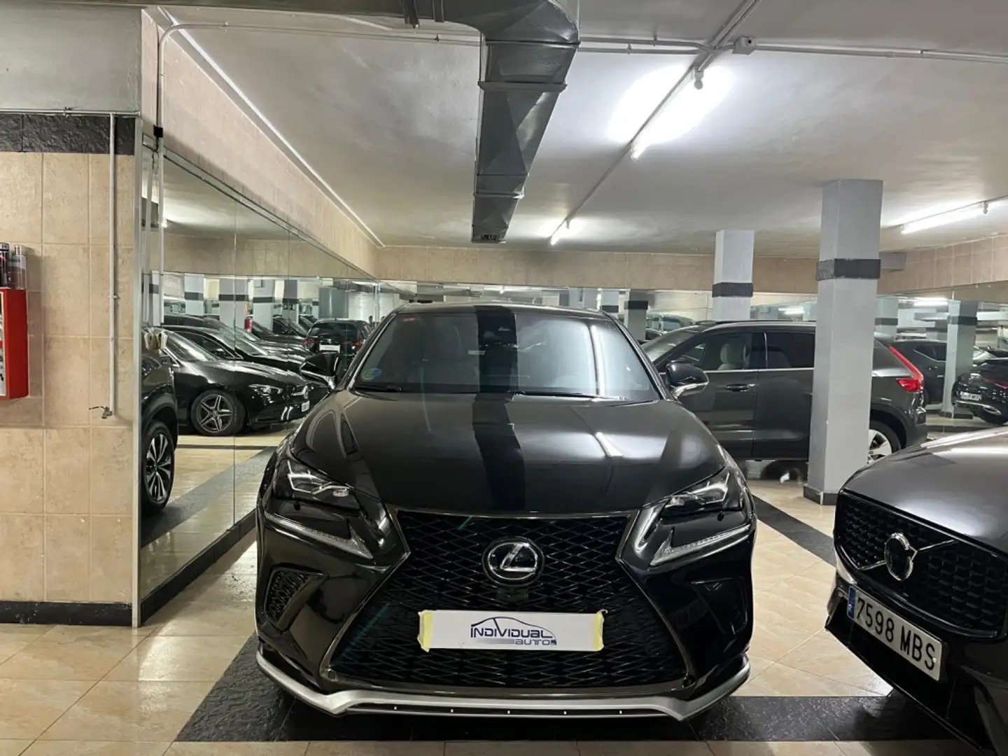Lexus NX 300 300h F Sport Panorámico 4WD Schwarz - 1
