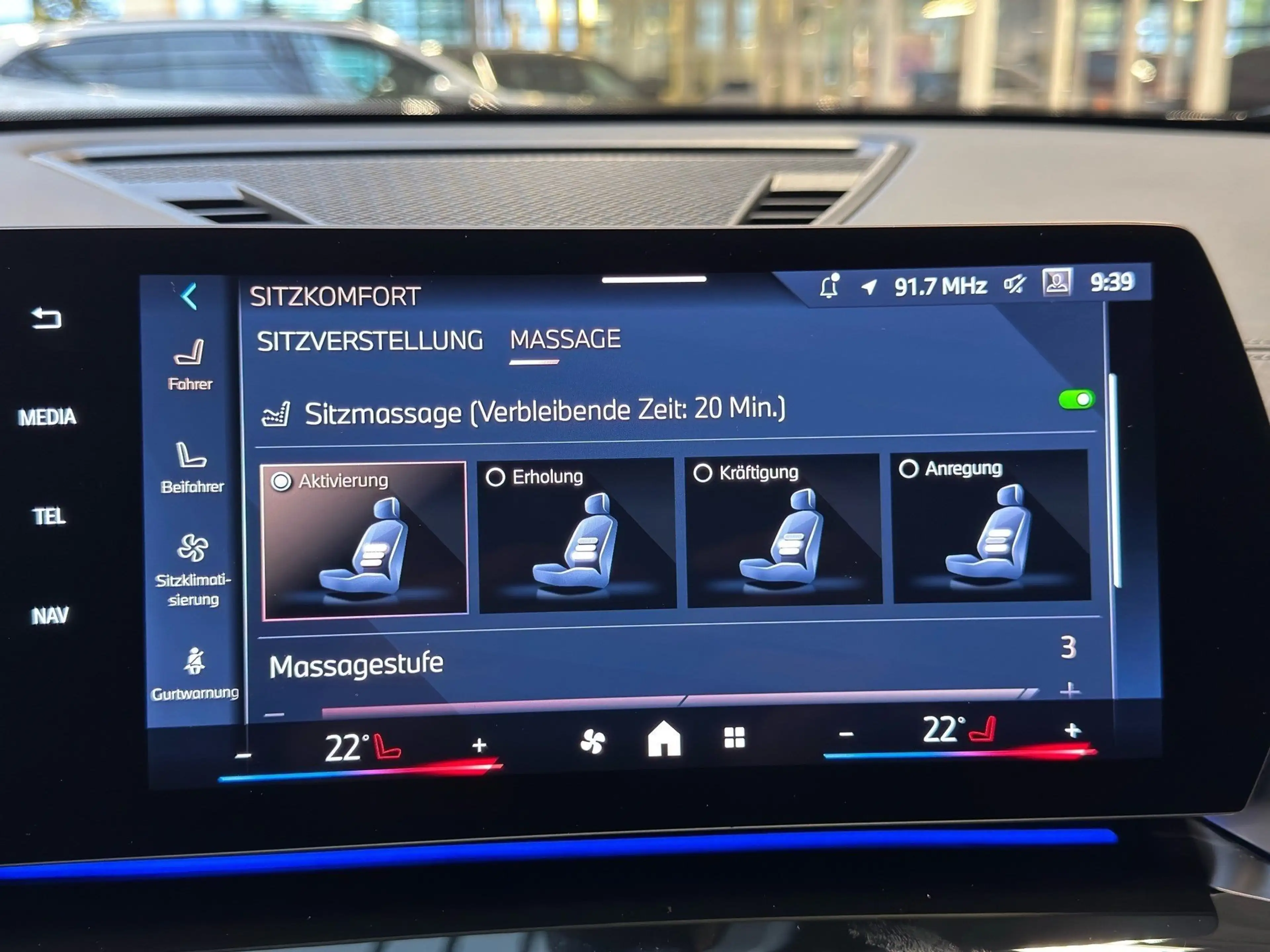 BMW X2 sDrive20d M Sport DA Prof 360° HuD H/K Memory — photo 14