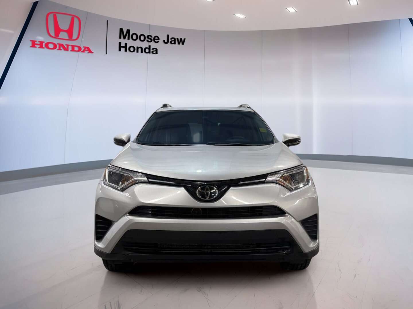 2017 Toyota RAV4 LE — снимка 1