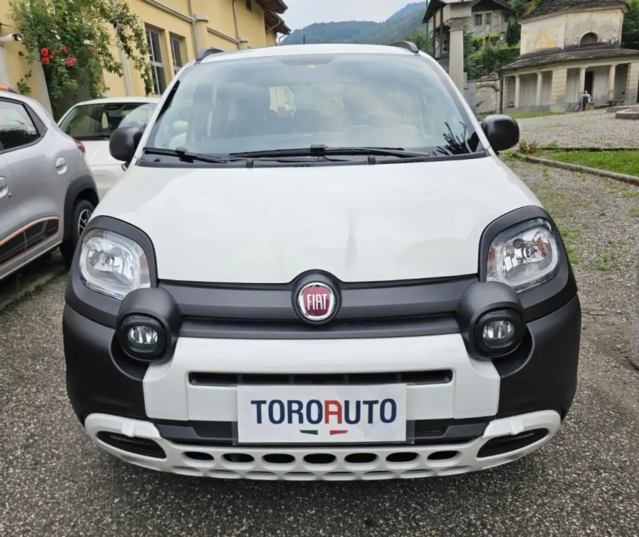 Fiat Panda 1.0 FireFly S&S Hybrid City Cross Weiß - 2