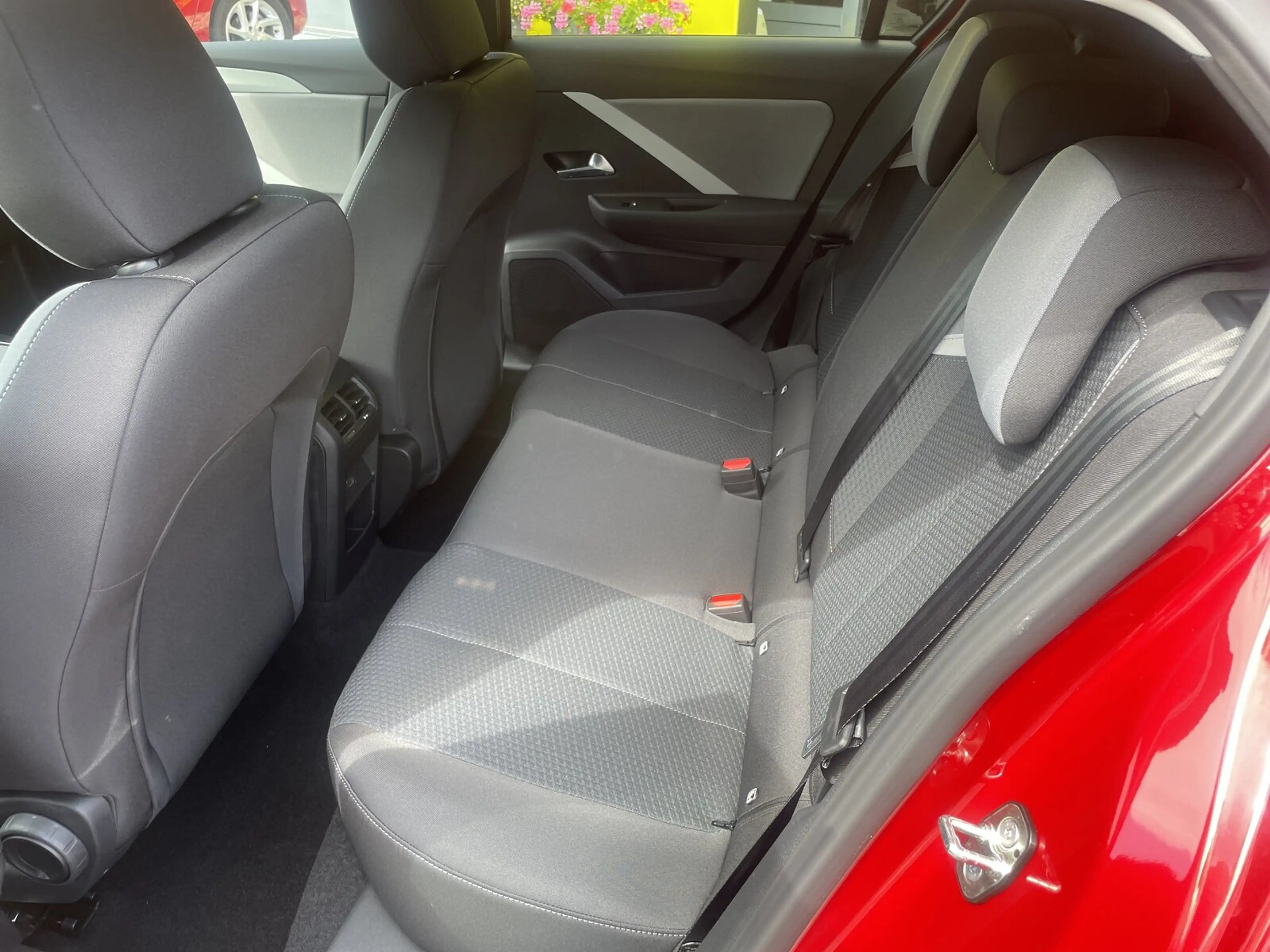 Opel Astra L Edition PHEV 1.6T AT8 *LED*RFK*DAB* — photo 5