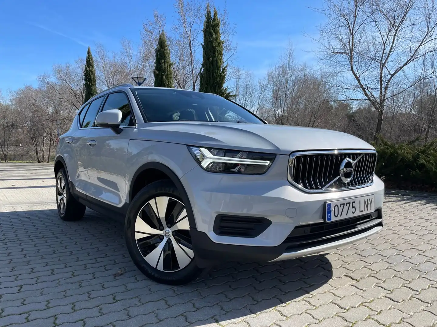 Volvo XC40 Inscription Ex Auto 1.5 T5 Twin Recharge 262cv. *I Gris - 1