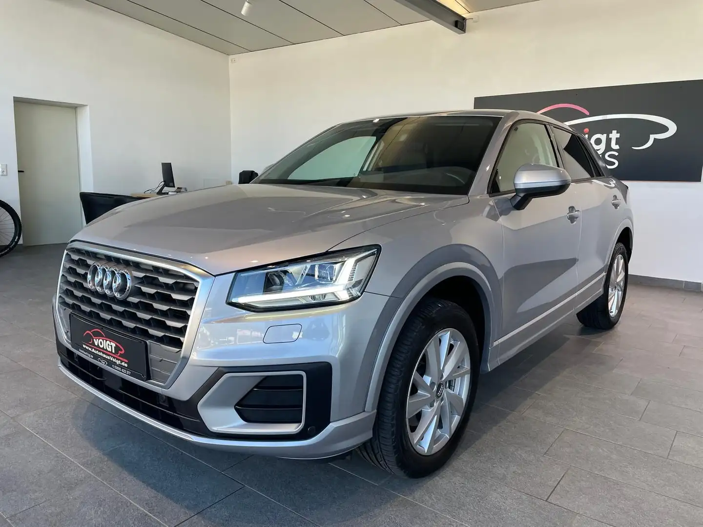 Audi Q2 35 TDI S-tronic Sport MMI LED Argent - 2