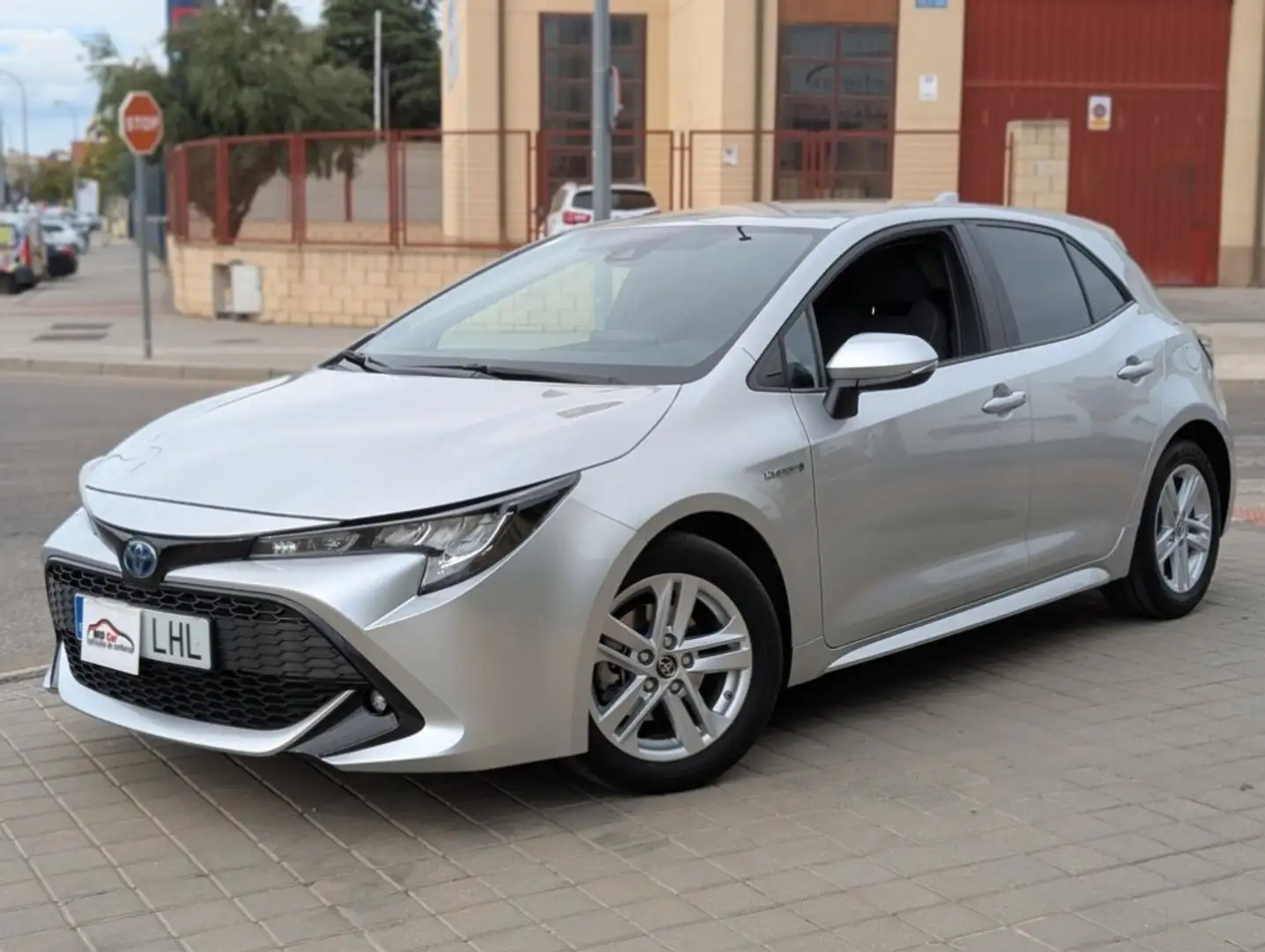 Toyota Corolla 125H Business Gris - 1