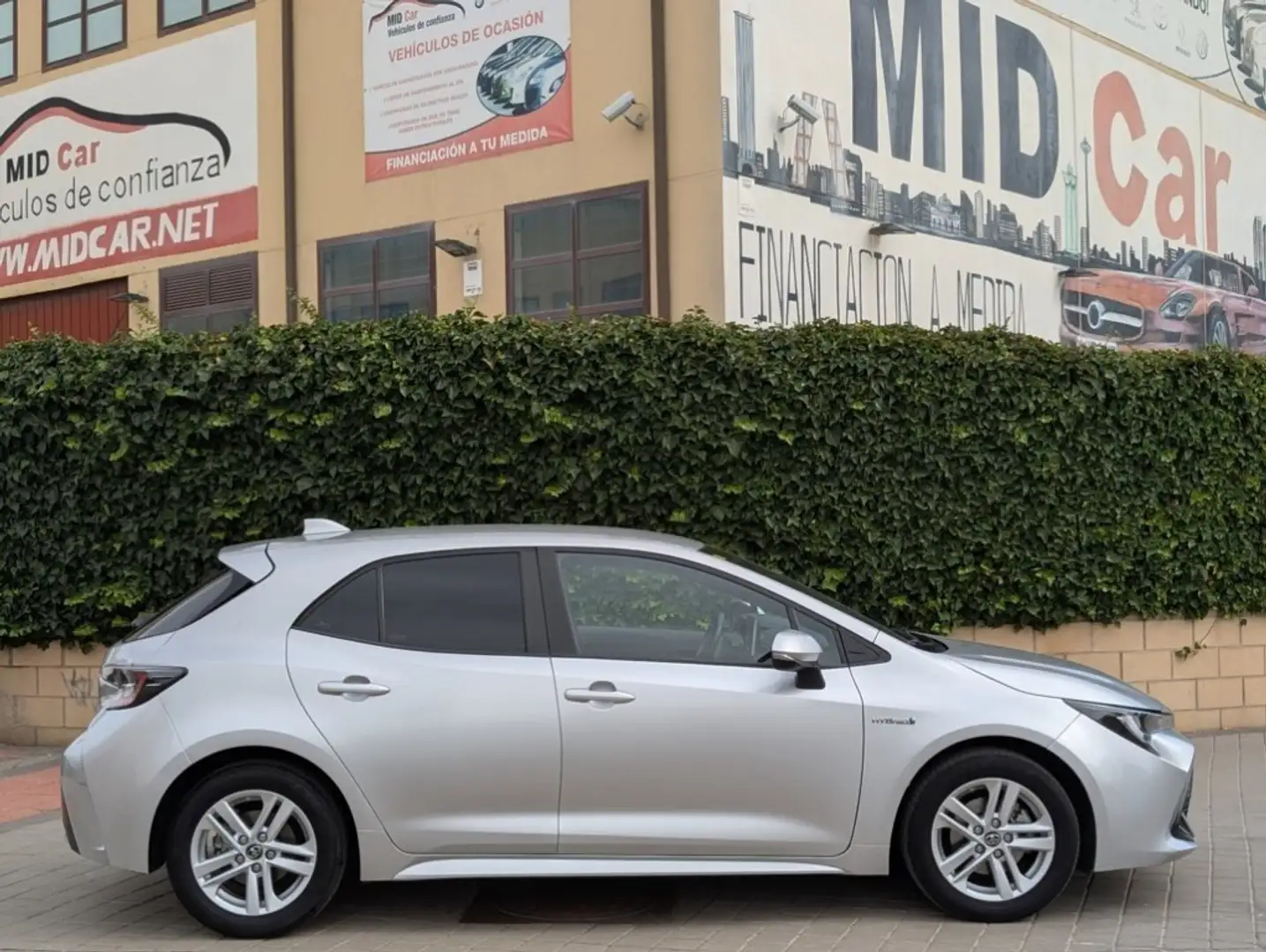 Toyota Corolla 125H Business Gris - 2