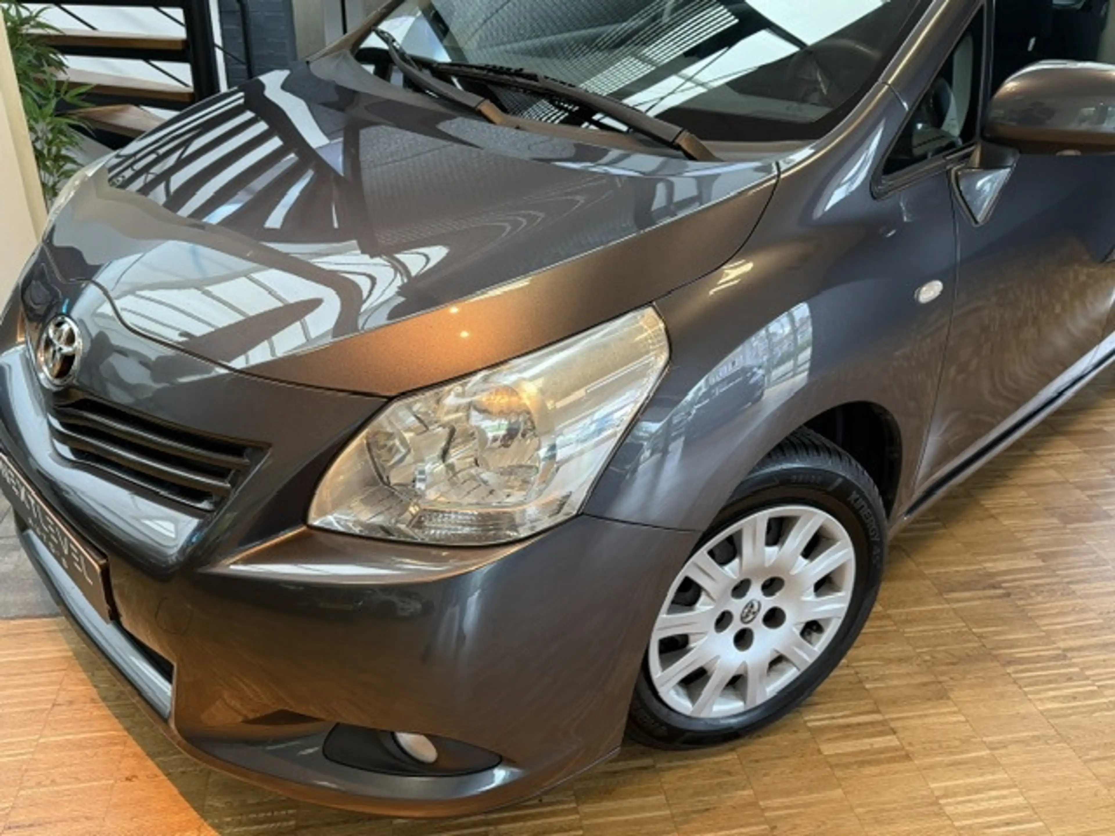 Toyota Verso 1.8 VVT-i Business 7p. Automaat Cruise Dealeronder — photo 2