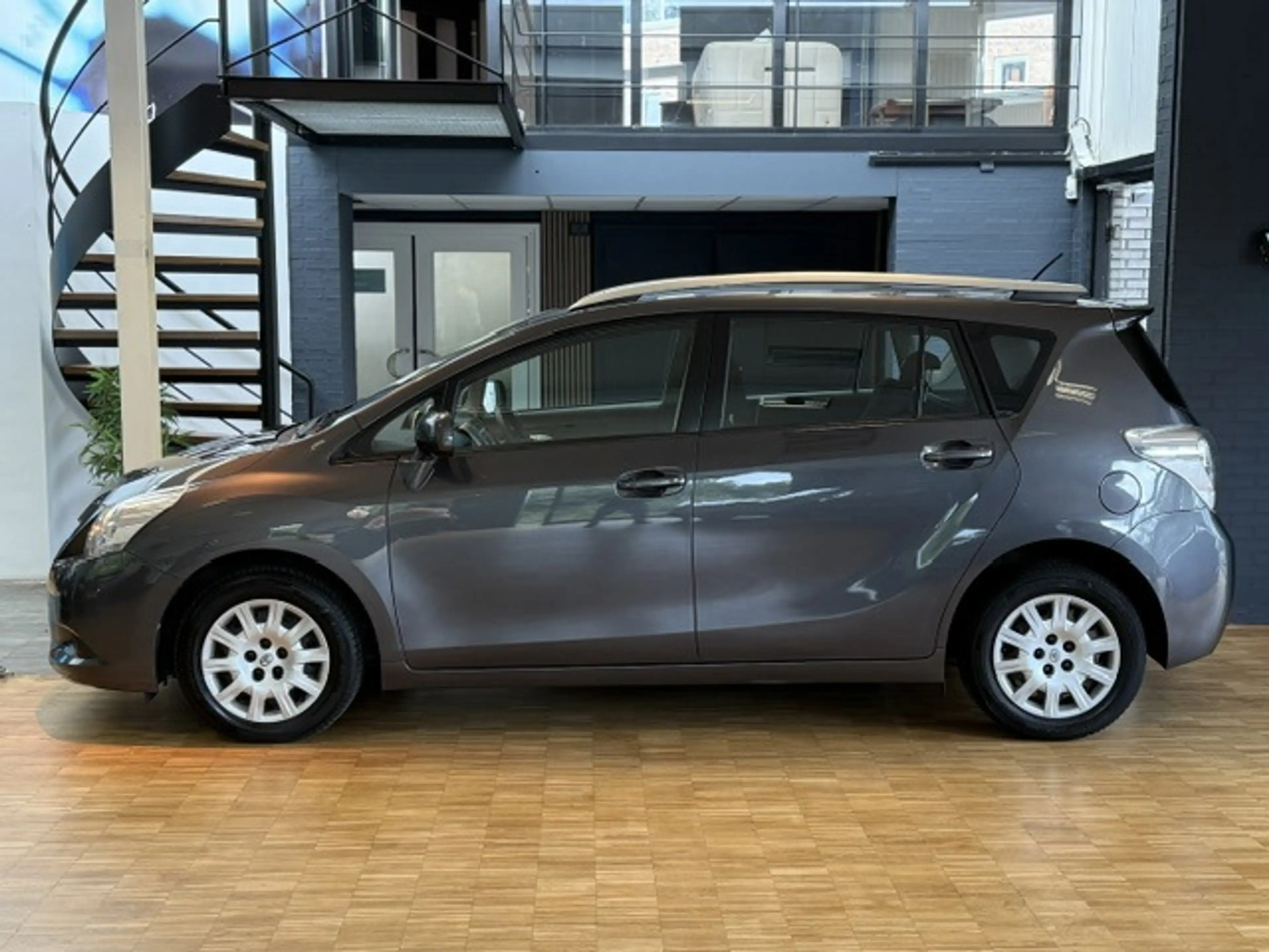 Toyota Verso 1.8 VVT-i Business 7p. Automaat Cruise Dealeronder — photo 3
