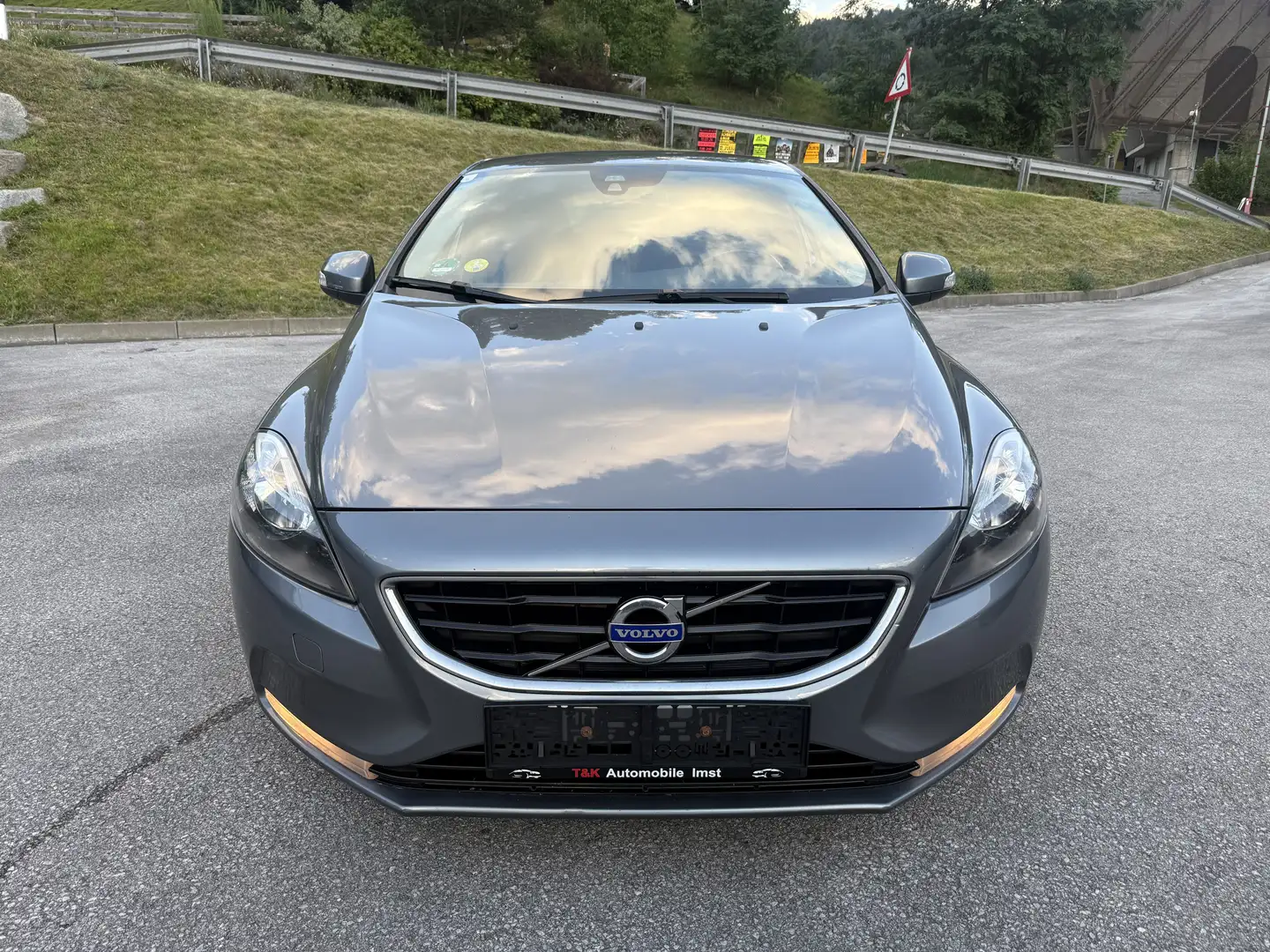 Volvo V40 Kinetic Grau - 2