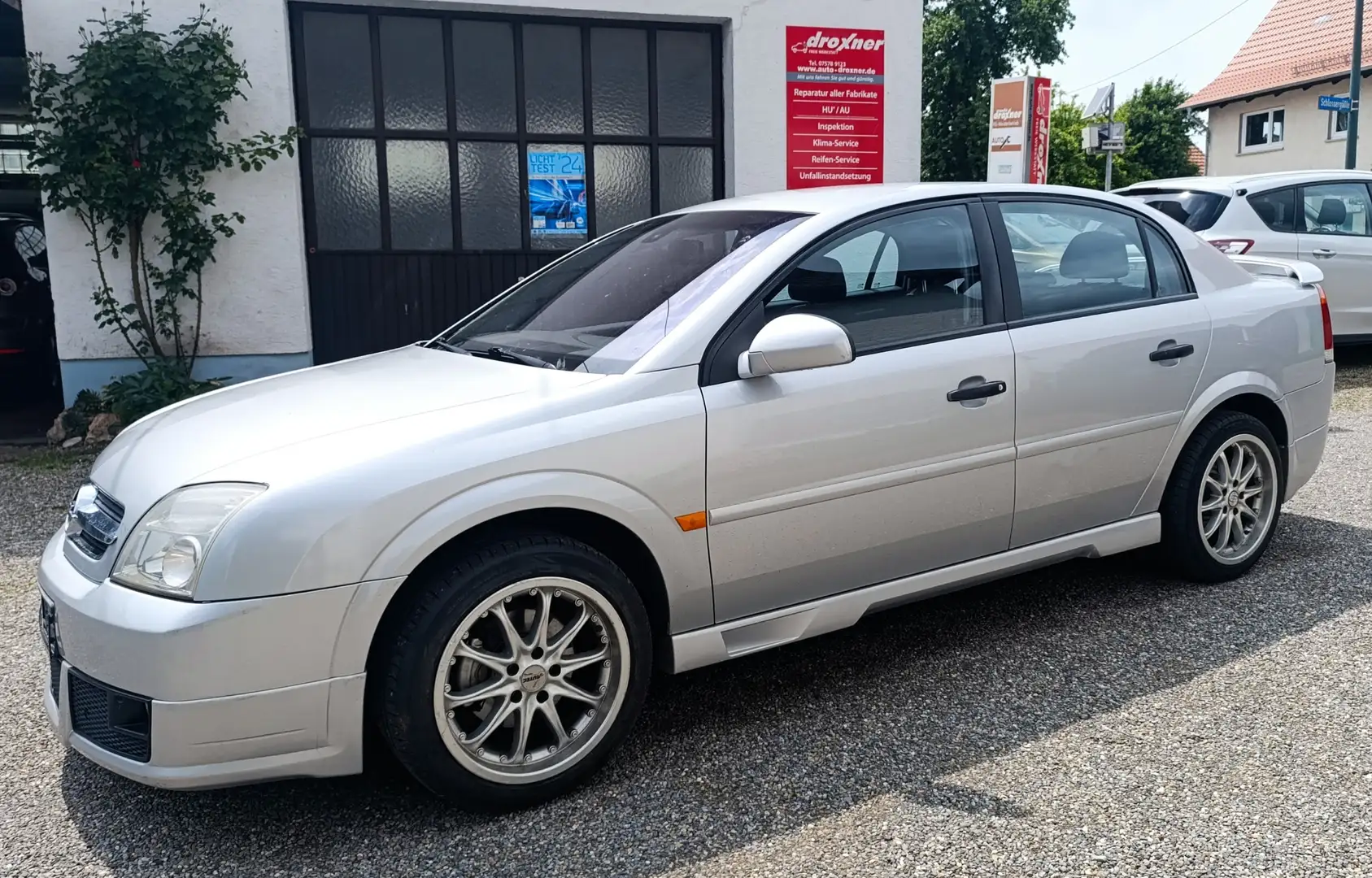 Opel Vectra 1.8 16V Comfort Silber - 1