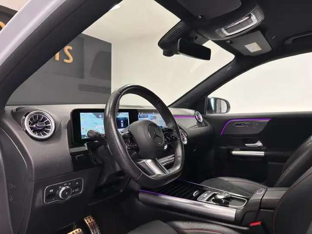 Mercedes-Benz GLA 180 — photo 14