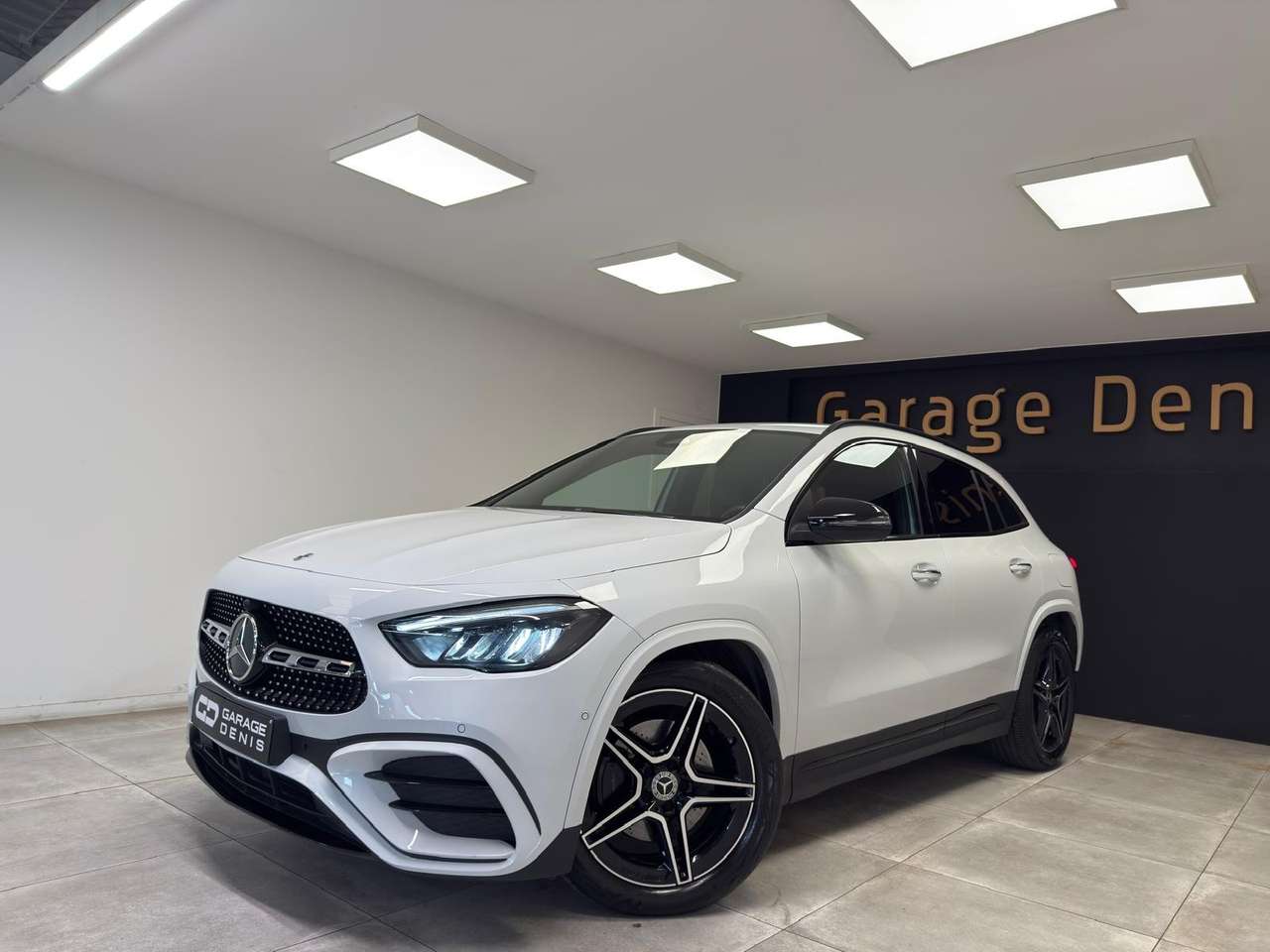 Mercedes-Benz GLA 180 — photo 1