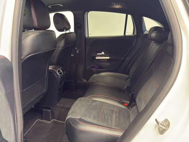 Mercedes-Benz GLA 180 — photo 15