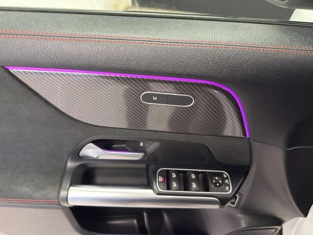 Mercedes-Benz GLA 180 — photo 18
