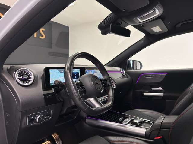 Mercedes-Benz GLA 180 — photo 14