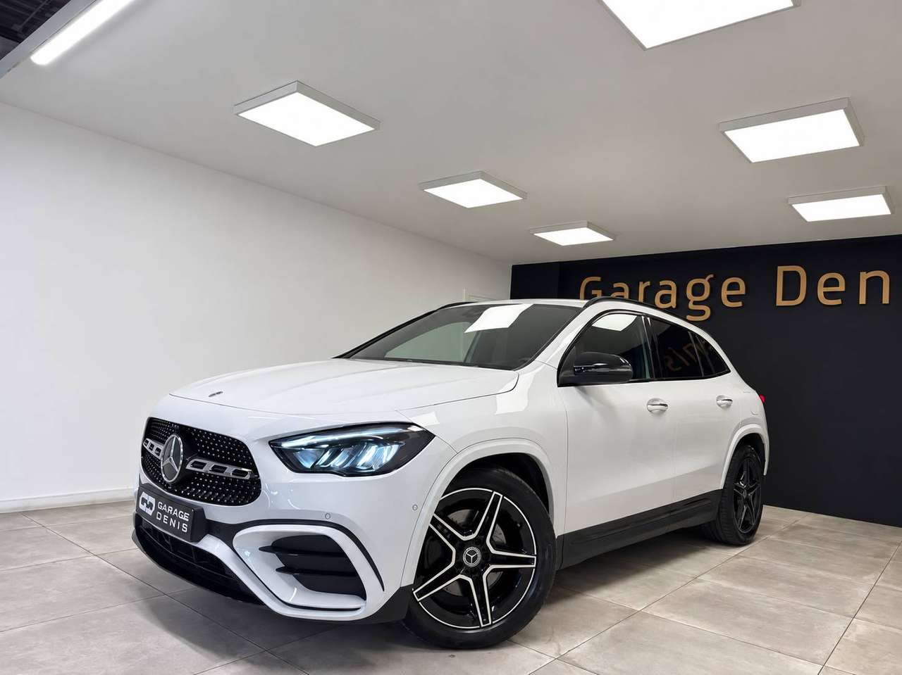 Mercedes-Benz GLA 180 — photo 1