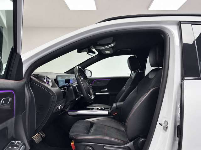 Mercedes-Benz GLA 180 — photo 11