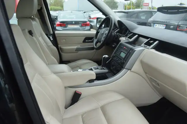 Land Rover Range Rover Sport view 8