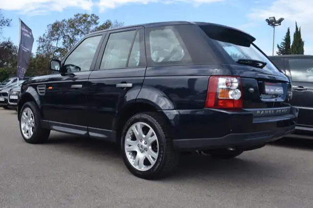 Land Rover Range Rover Sport view 3