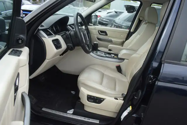 Land Rover Range Rover Sport view 4