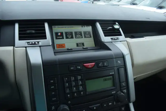 Land Rover Range Rover Sport view 11