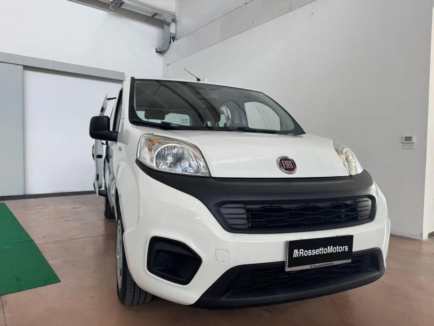 Fiat Qubo 1.4 8V 77 CV Active Natural Power Blanc - 1